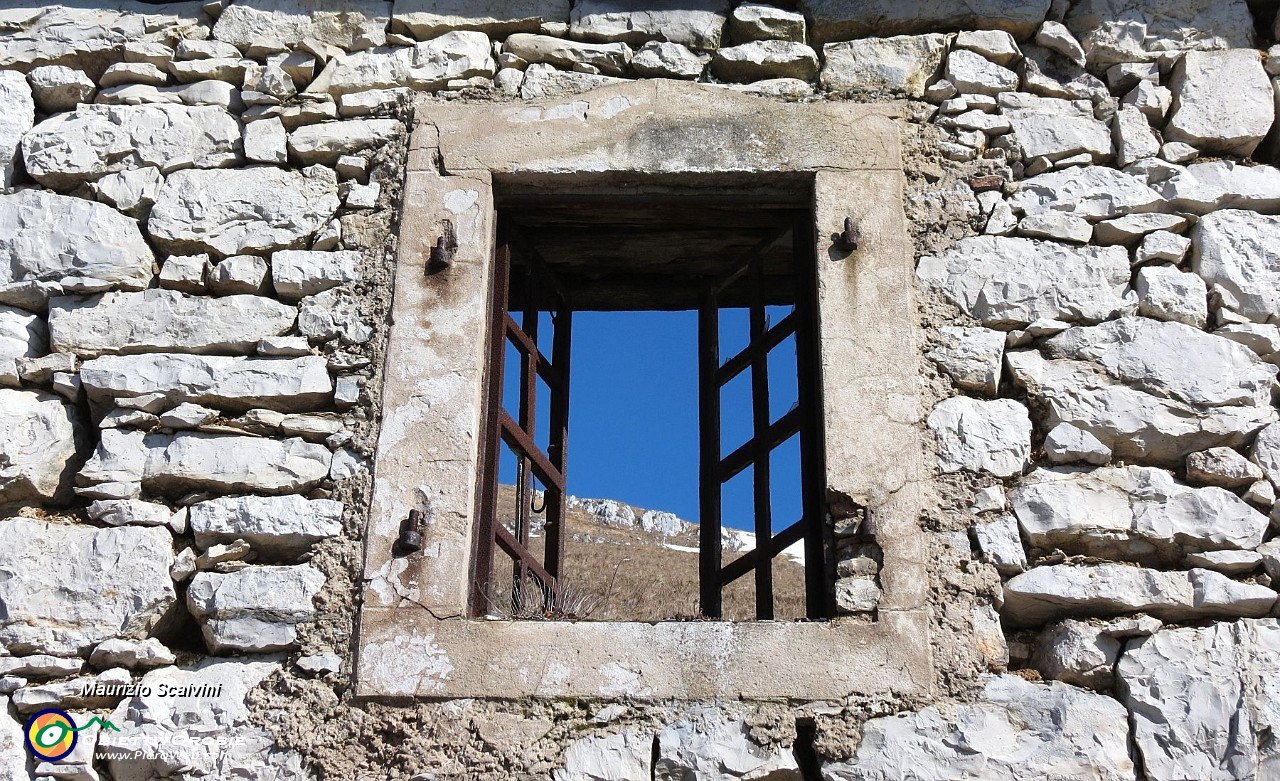 30 Come la famosa canzone, Il cielo in una stanza.....JPG